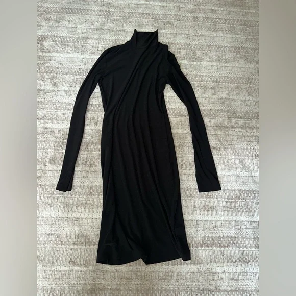NORMA KAMALI Black Turtleneck Bodycon Dress EUC M Dresses